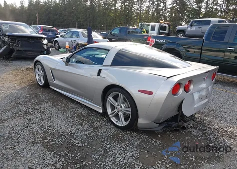 2005 Chevrolet Corvette из США, поврежденный, VIN 1G1YY24UX55111470